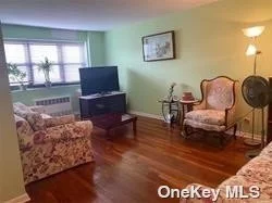 One Bed one bath coop unit for sale in north flushing. Approximately 830 Square Feet. Convenient and good living Environment. Maintenance fee includes all utility. Close to transportation, park, supermarket, post office and school and highway and Northern Blvd.
