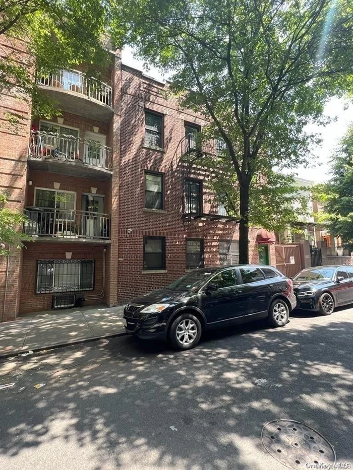 6 Family Investors Delight. All brick building featuring 6 units. 5-(2) Bedroom apartment, 1-(1) Bedroom apartment. A brand-new rubber roof was installed only 3 years ago and 2-(2) car garage, that are rented separately as extra income. Zoned R7-1