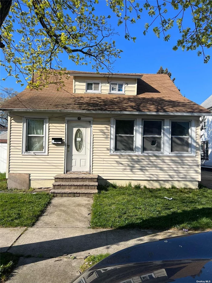 **APPROVED SHORT SALE OPPORTUNITY*** GREAT FOR INVESTORS AND HOMEOWNERS THE PROPERTY IS ON A GREAT STREET ABSOLUTELY CLOSE TO EVERYTHING WITH A GREAT POTENTIAL !!! SOLD AS IS&rsquo; THE HOUSE REQUIRES GUT RENOVATIONS. THIS IS A TREMENDOUS VALUE IN ONE OF THE BEST SPOTS IN VALLEY STREAM *** DON&rsquo;T MISS OUT***