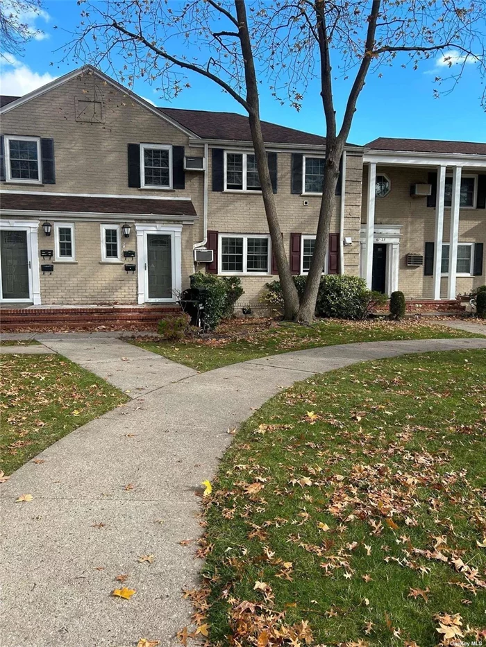 Great location , Second floor unit , lots of sunlight, close to Close to major highway, shopping, restaurants, Schools, Post office, and more . Easy street parking, $75 for outside parking, $135 for a Garage(Waitlist). Allow Sublet after 2 Year owner-occupied, Coop requires as low as 10% down. DOG FRIENDLY!!!!