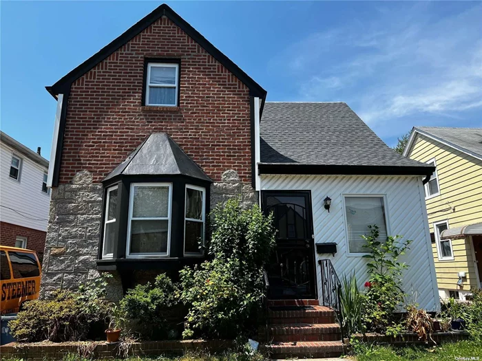 Excellent Brick 1 Family Expand cape House in Queens Village with spacious 5 Bedroom, Living Room, Formal Dining Room, Eat in Kitchen, 3 Full Bath. Full Finished Basement with 2 Large Room, Utility , Full bath, OSE. School Dist #29, Shopping And Transportation nearby.
