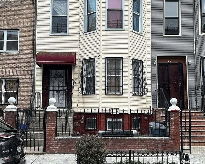A beautiful 3-family home located in Bushwick, Brooklyn New York! 1ST FLR Duplex: 3 bedrooms, EIK, formal dining room, 2 living room, and 2 full bath. 2ND FLR- 3 bedrooms, EIK, formal dining room, living room, and 1 full bath. 3RD FLR- 3 bedrooms, EIT kitchen, formal dining room, living room, and 1 full bath. Owner motivated to sell!