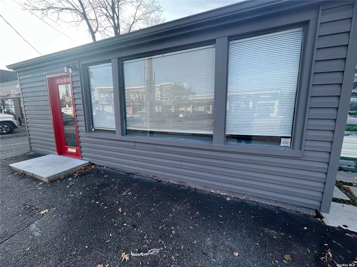 Newly Renovated Office Space for Lease Turn Key, Prime Area. 1 mile away from the LIRR, Available for Immediate Occupancy. On Site Parking.