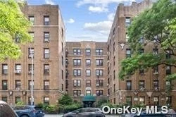 HISTORIC JACKSON HGTS. PREWAR ELEVATOR BUILDING . BEAUTIFUL RENOVATED EXTRA LARGE JR 4 ONE BEDROOM WIH EXTRA ROOM . RENOVATED GALLERY KITCHEN FEATURES GRANITE COUNTERTOPS, STAINLESS STEEL APPLIANCES INCLUDE DISHWASHER/MICROWAVE. GORGEOUS EXPOSED BRICK WALL. HARDWOOD THROUGH OUT.