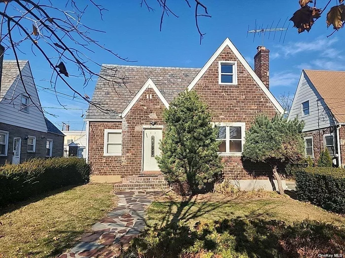 Cozy Tudor with 7 Rooms 5 beds and 2 bath located in Uniondale schools. Livingroom with fireplace, hardwoods as seen. Close to Shopping, Transportation and Major Roadways
