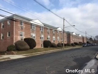 Convenient Rockville Centre Location .Studios w/Kitchen-Mica Countertops-Vinyl Floor White Refrigerators & stoves, Some with Hardwood floors. Wall AC Minutes To Village! Prices/Policies Subj To Change W/O Notice.