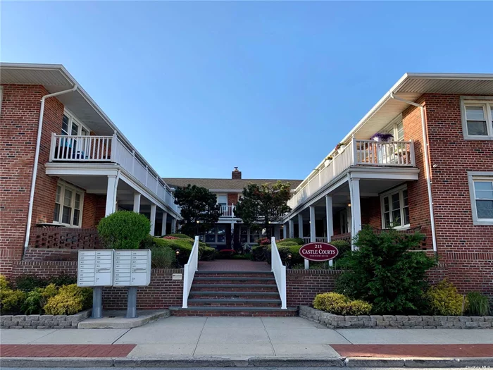 Upper corner condo with Oceanview. 1 bedroom unit has redone kitchen with island. 10x13&rsquo; storage unit downstairs. Laundry on premises. Great location across from the Long Beach boardwalk & Atlantic Ocean with miles of white sandy beach.