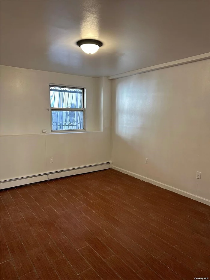 Don&rsquo;t Look! Conveniently located next to public transportation Myrtle & Broadway trainstation J, M Line  Beautiful modern two bedroom apartment is a Private House equipped kitchen with stainless steel appliances (refrigerator, microwave, stove ).