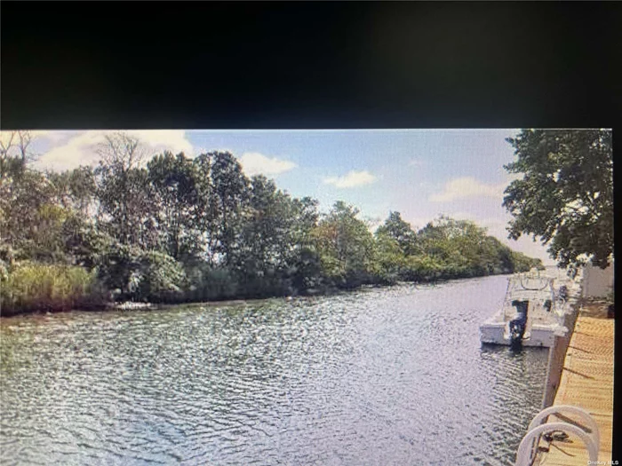 Attention All Boaters....Why Rent When You Can Own? Great Waterfront Location. Perfect 80 x 20 Lot for Dry Docking During the Winter and 20 Feet of Bulk Head You Can Dock a 20 Foot Boat in the Summer. Fully Fenced in Private Lot & Dock Located in the Residential Neighborhood with the Venice. A Must See.