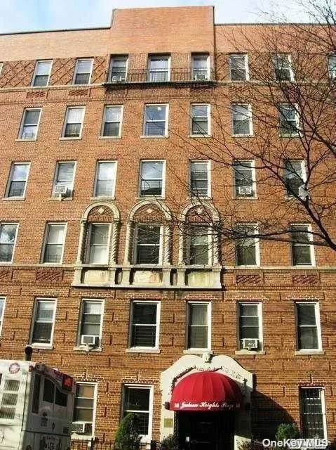 Renovated Apt, New Appliance,  Large 1 Bedroom, 1 Bath, Eik, Lr/ Dr Combo. Hardwood Floor, Closet Space, Window & Natural Light.