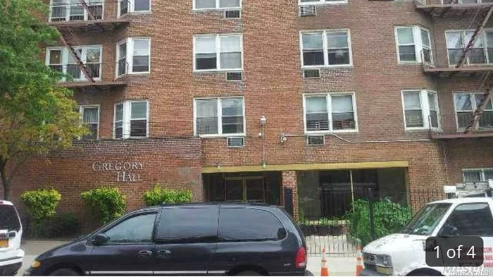 Good location, in the heart of Elmhurst. Renovated in 2022. Sunny corner 1 bedroom condo with a living room. Move in condition. It has an elevator and laundry room. 1 block to subway (R, M) and bus Q58 and Q29. Transportation and shopping are very convenient.