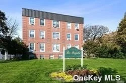 Elevator building, Hardwood Floors, Garage parking available at an additional fee. Walk to LIRR, Shopping, Library & more.