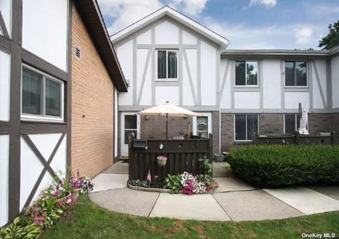 Updated Condo, w/ New heating and central ac.