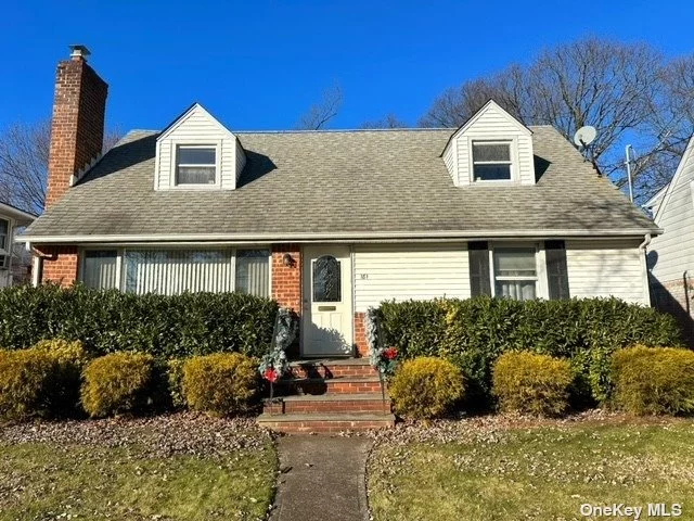 Quaint Cape in Prime location in the highly desirable Roslyn School District. Enter into the spacious wood floor living room with cozy fireplace and dining room. This main floor includes a separate den, eat in kitchen, 2 bedrooms and a full bathroom. The full story upstairs includes wood floors 2 large bedrooms and full bathroom. There is a basement and 1 car separate garage. The backyard is fully fenced and waiting for Spring flower planting and BBQ&rsquo;s!