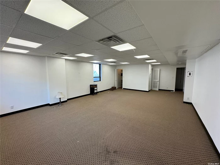 2nd Floor 700 sq ft large open office space with 3 closets. Building has an elevator. Ac/Heat W/ Controls In Suite, Lobby With Private Access, And 24/7 Video Surveillance. Be Apart Of The Best Office Bldg In Long Beach, With A Premier Address!!
