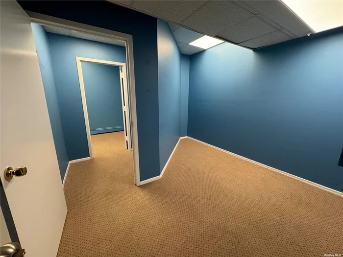 3rd Floor 385 sq ft office with 4 separate rooms. Tenant pays electric. Ac/Heat W/ Controls In Suite, Lobby With Private Access, And 24/7 Video Surveillance. Be Apart Of The Best Office Bldg In Long Beach, With A Premier Address!!