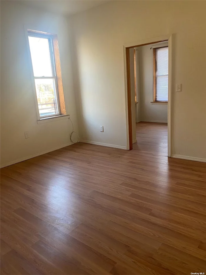 Beautiful 3 bedrooms apartment in Cypress Hills, Brooklyn, Borderline with Queens, on a first floor, close to shopping areas and transportation.