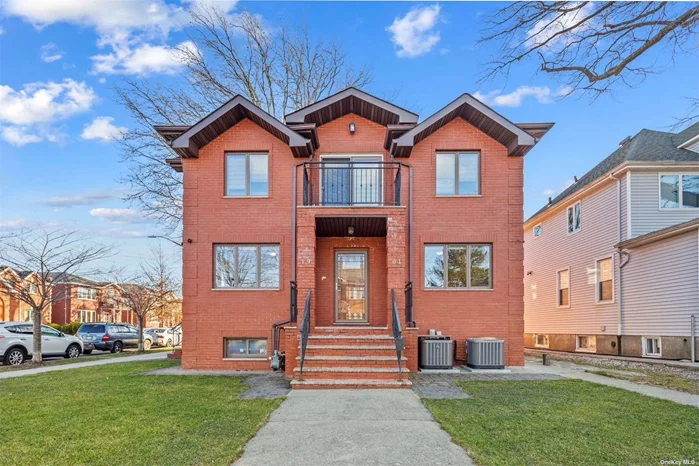 Nestled in Whitestone, closed to 20th Ave and Supermarket, this 2017-built gem boasts an ideal layout for dual-family living. Move-in ready, it features 6 bedrooms & 6 bathrooms, a private driveway, and a detached garage. The high-ceiling basement, complete with a full bath and a separate entrance, adds versatility. The first floor offers 3 beds, 2 baths, a formal living room, and a formal dining room, while the second floor offers 3 beds, 3 baths, a formal living room, and a dining room. Enjoy modern conveniences like built-in appliances, including a high-end dishwasher and microwave.