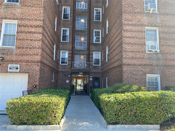 Large one bedroom condo located on the top floor of an elevator building. Conveniently located on the corner of Woodhaven Blvd where you can find restaurants, shopping and multiple buses. Approximately a 12-minute walk to the 63rd Drive #M, R Subway station. Walking distance to Juniper Park and Queens Blvd.