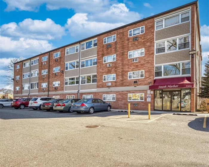 Beautifully updated co-op style apartment with fantastic renovations throughout. Having an enclosed terrace that serves as a bonus room, this spacious unit is the one you&rsquo;ve been waiting for. Brand new kitchen with stainless steel appliances, new flooring, freshly painted...just gorgeous.