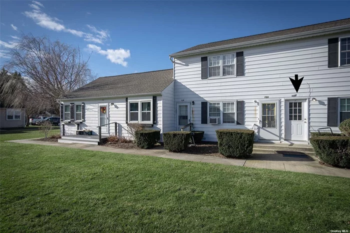 Upper level one bedroom unit in Garden Apartment development, Driftwood Cove, in Greenport. Freshly renovated. All new kitchen, appliances, bathroom, and flooring. Courtyard location, off street parking in lot. Tenant prospects to complete co-op&rsquo;s rental application. Subject to board approval. Minimum FICO score of 650 required. Maximum occupancy of two. No pets permitted. Showings now being scheduled.