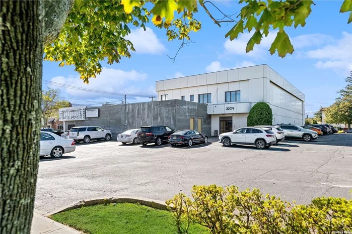 Great Opportunity for any Professional ..approximatley 850 sq ft Office in Modern building with elevator, security camera. Ample parking in rear and side (50+) . Very visible off Merrick Road /Fox Blvd with lighted signs and Traffic light. Lease rent incudes real estate taxes and CAM.