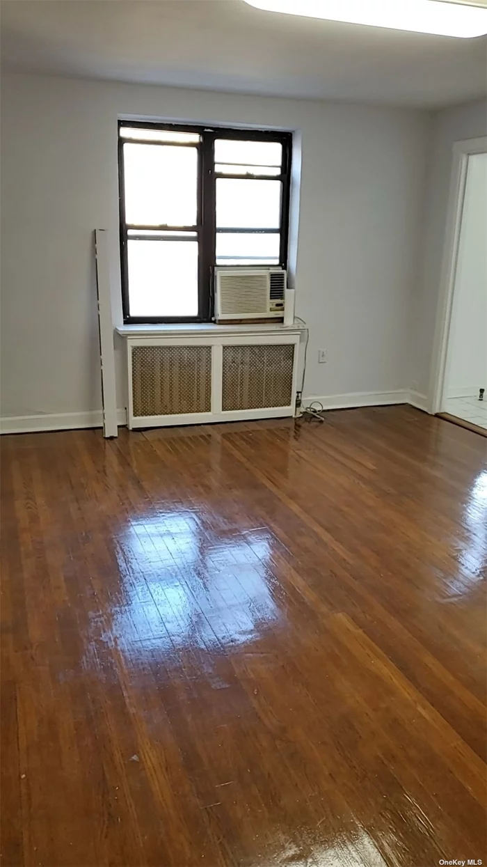 Great location in Elmhurst, elevator building with laundry rooms. Tenant pays for electricity and cooking gas only. Background checking required, income 40X Vs. rent, credit 720 or above.