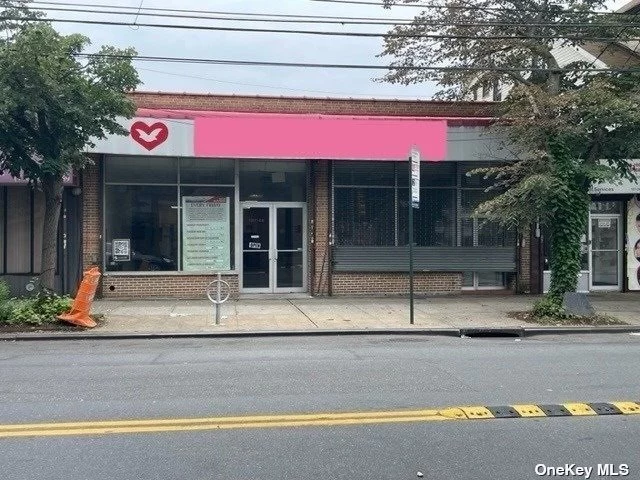 187-08, 187-10 LINDEN BLVD QUEENS, NEW YORK **HUGE COMMERCIAL SPACE FOR RENT** CAN BE SUBDIVIDED - 2 FRONT ENTRANCES -1 STORY -14 FT HIGH CEILING - 10 FT HIGH CEILING IN BASEMENT - EXCELLENT LOCATION - EXCELLENT BUILDING - GOOD FOR ANY TYPE OF BUSINESS/FRANCHISE -TENANT CAN SUBDIVIDE!