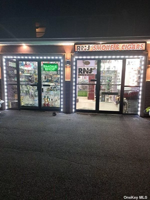 Income generating smoke & Cigar shop. Rent only $2100, Generating over $45, 000 apprx a month, almost 600sqft,  New owner can apply for Lotto & Beer license for more income.