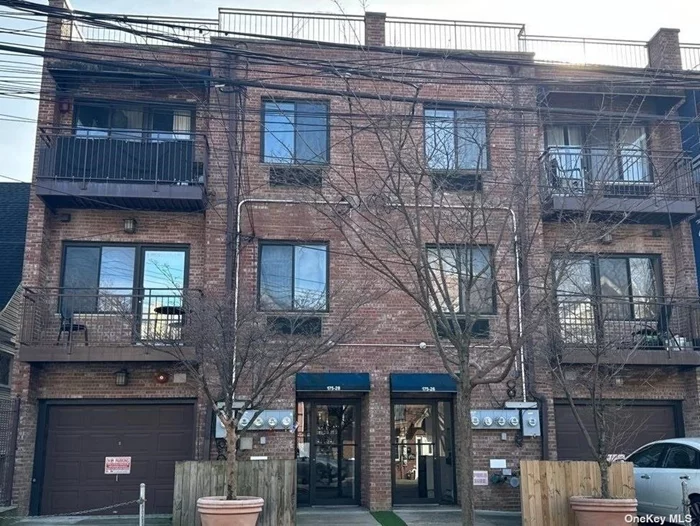 This Condo Style Home Features 2 Bedrooms, 2 Full Baths. Close to local shopping and transportation. Interior access has not been obtained as property is occupied. The information provided is estimated and to the best of our abilities at this time.