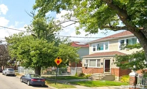 Ozone Park Second Floor 2-Bed & 1-Bath Apartment In House. Bright and spacious interior with many windows including in kitchen and bathroom. Located near Tudor Park, Q-7 bus stops, linden center. Minutes from the Aqueduct entertainment complex and JFK Airport. Tenant pay all utilities.