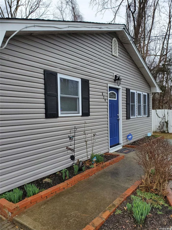 Renovated 3 br home with circular driveway and fenced in yard ready for occupancy! Tenant pays rent, 1 month security, 1 month broker fee . Owner requests proof of resources to pay rent, credit report, and landlord reference if possible.