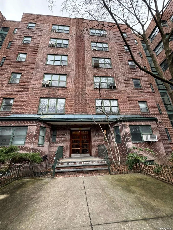 One bedroom apartment in the heart of Jackson Heights. Great location, close to all transportation, shopping, restaurants, parks and schools.