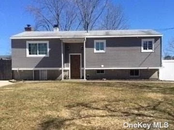 Follow the Paver Path to the Beautiful, Legal 1 Bedroom Rental! Freshly Painted, Light & Bright EIK w/Breakfast Bar, LR/DR Combo with Full Sized Windows, Recessed Lighting, New Vinyl Flooring, Full Updated Bath, and Laundry Room with Washer/Dryer! Driveway Parking and Fenced Yard. Located Near Main Roads, Shopping, & Restaurants!