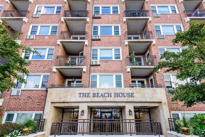Beautiful spacious one bedroom, closets galore, terrace with water view, zen garden, gym & pool. Close to the beach!! Long Beach living at it&rsquo;s finest!!