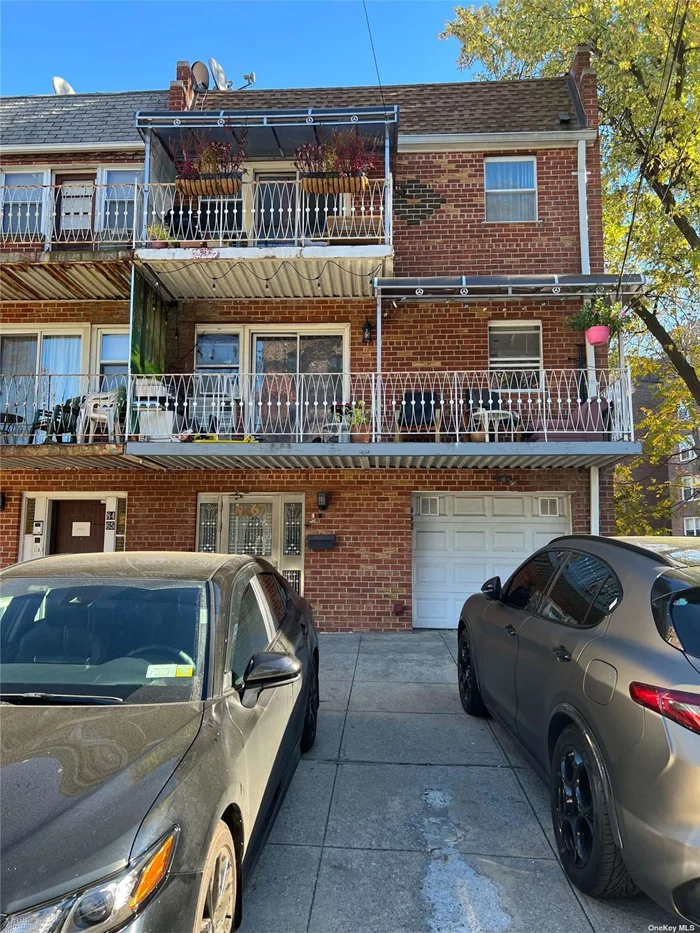 Nice Beautiful Large 3 Bedrooms 2 Full Baths on Second Floor. Large Living Room, Formal Dining Room, Eat-In-Kitchen, Hardwood Floor, Balcony, Walking Distance to everything. Great Location. A Must See!