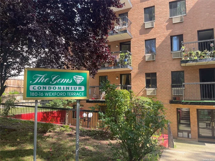 Spacious Bright And Sunny One Bedroom Condo Apartment In The Heart Of Jamaica Estates. It Located On Second Floor With Balcony. Lots Of Closets. Near The Public Transportation. 5 Mins. Walk To F Train Subway And Buses Station #Q1, Q2.Q17.Q36.Q43.Q78.Q77. Close To Restaurants And Shopping Center. 7 Mins. Drive To St. John University. Convenient To All. A Must See.