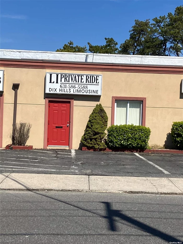 Prime front Deer Park office space, includes 2 rooms, 1/2 bath. All totally new and redone. Rent is all inclusive- includes heat, water and CAC. Plenty of parking. larger unit then previously shown. Great opportunity in fantastic location. Close to all. Great price, Multiple uses for this prime spot.