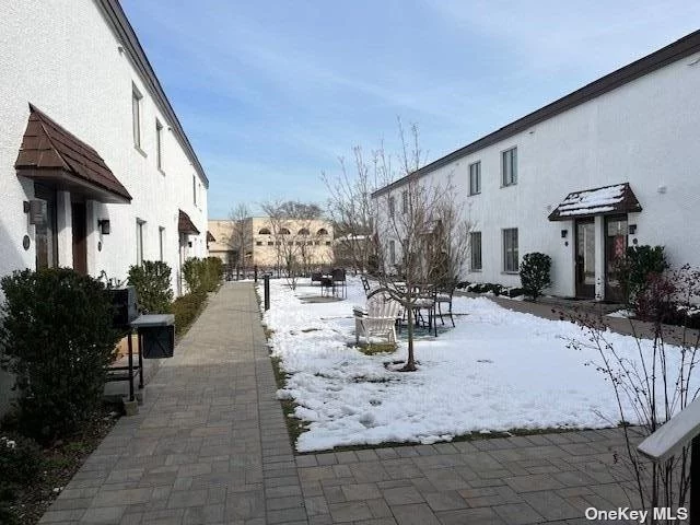 One Bedroom Corner Unit Apartment in Courtyard Setting. LR w/Fireplace, Vaulted Ceiling, Galley Kitchen. Laundry Room on Premises. Conveniently Located Near Soundview Shopping Centre. Water Charge is $12/Month.