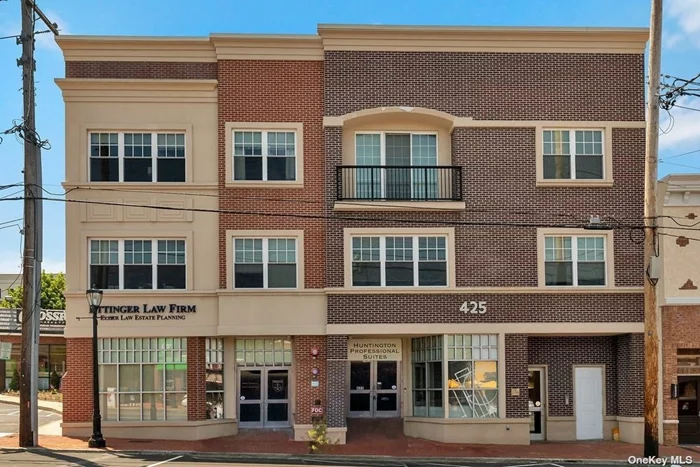 Gorgeous 2Bdrm, 2 Bath, Updated Appls, Hdwd Flrs, located in the Heart of Huntington Village, Washer & Dryer in Unit, Balcony in One Bedroom, Lots of Closets, Light & Bright, EIK, Lvrm/Dnrm Combo, Spot Available Extra $$$, Walking Distance to Shopping in the Village, Restaurants, Places of Worship and Transportation, Close to LIRR, Must See