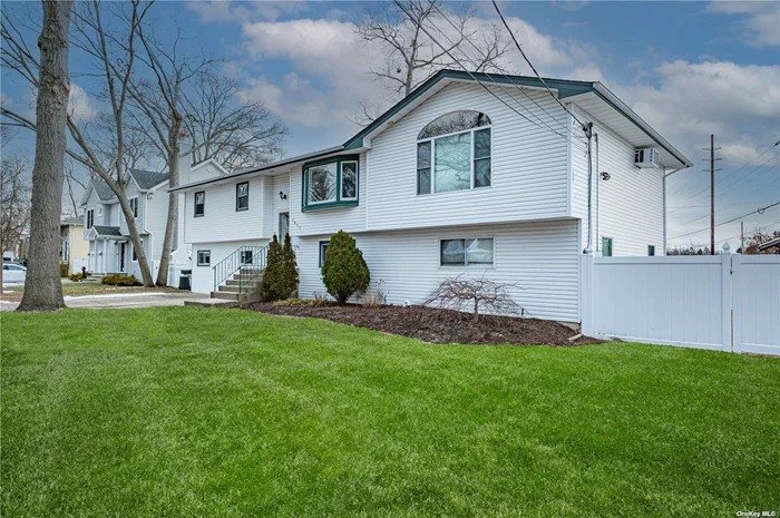 Expanded 2992 square foot wide line hi-ranch, with Bay Shore mailing in WEST ISLIP school district. HUGE primary suite with private bath and spacious walk-in closet. Laundry rooms on both 1st and 2nd levels. 2 separate electric meters. LOTS of room for everyone !