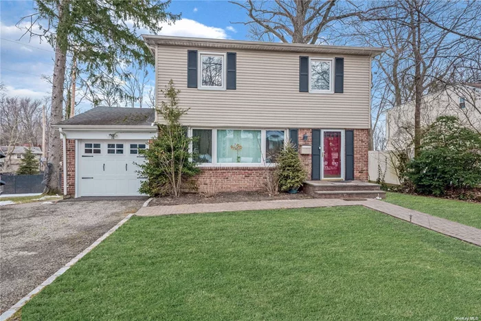 Charming colonial home located in Thomaston/option zone. Four large bedrooms upstairs plus a first floor guest suite. Conveniently located near to LIRR and town, this home is south facing and light filled. Hardwood floors, full basement and attached garage make this house a real find!
