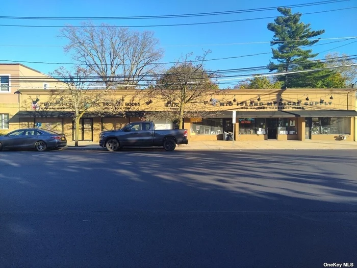 This glass-front store on busy Wantagh Avenue has lots of street parking that is well-visible and well-signed. Short walk to the LIRR station, and bus stops with easy access from all directions. This unit has a private back office space and bathroom. Mount Sinai is currently constructing a 60, 000-square-foot state-of-the-art, $35 million multi-specialty healthcare mega complex across the street.