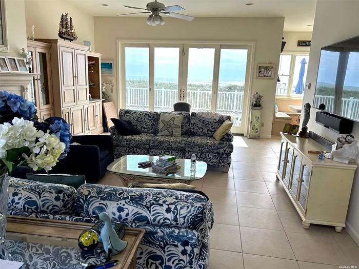 Great home - room for all! Spacious rooms, for gatherings and fun, 2 Great rooms area&rsquo;s with fireplaces,  7 bedrooms, 5.5 Bathrooms, Deck with pool and endless views.......