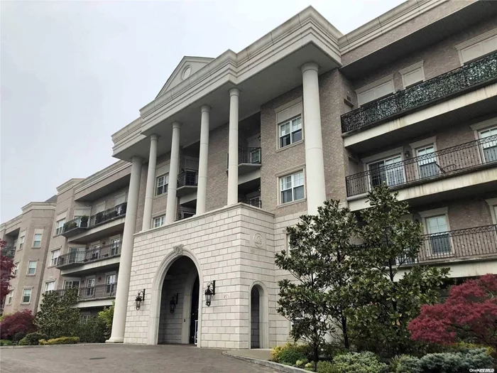 Luxurious Condominium In The Heart Of Lawrence Features 2 Bedrooms, 2.5 Bathrooms, Washer/Dryer, Terrace. 12 Ft Ceiling. Building Includes Heated In-Ground Pool, Party Rm, Gym, Wine Cellar, Doorman, Concierge & Parking Valet. Luxury Living At It&rsquo;s Best! Close To Everything!