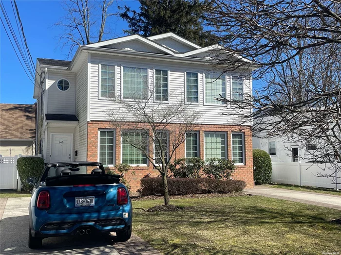 Feshly painted Updated side-by-side Duplex, 3BRs / 2.5 bath, ?Large Eat-in Kitchen has access to backyard, specious Master BR with master bath, Gas heat / CAC,  GUGGENHEIM elementary school. Immid move-in. Must see!!