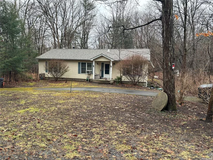 3 bedroom, 2 bath Ranch on 1.3 acres with a brook on the property. It is being sold in as is condition and contents of the house will not be removed. No representation will be given as to the functionality of the house.. Gut renovation will be needed. The property in in orange County, Town of Walkill and Bloomingburg post office.