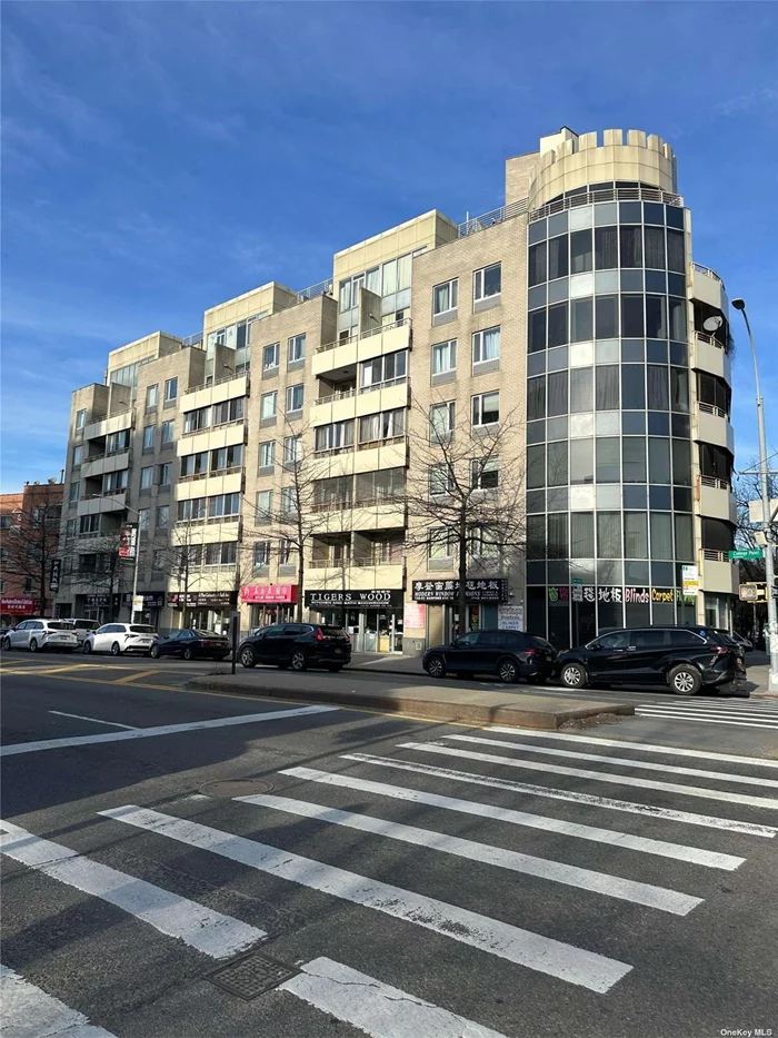 Beautiful Rectangular shape, 2 BEDROOMS, 2 FULL BATHS!!! Unit In Downtown Flushing, Located steps away from public transportation Subway #7, LIRR, Buses, Skyview Parc Shopping Center, BJ, Best Buy, and many dining options, this condo is the perfect choice for those seeking both convenience and luxury. This unit includes in-unit laundry, 3 Newly Installed Split AC Units, and a private balcony. The Regency Plaza Condominiums are known for their top-notch amenities, including a 24-hour doorman and an on-site parking garage (available for an additional fee). A true Gem Of $618, 000 For 2 Bedrooms And 2 Bathrooms!