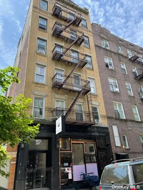 VERY NICE 2BR IN NON-ELEVATOR BUILDING, ALL UPDATED, SPACIOUS KITCHEN, BR&rsquo;S, FBTH, STEPS TO SUBWAY&rsquo;S, BUSES, LOADS OF SHOPPING, COLUMBIA PRESBYTERIAN HOSPITAL, HI-BRIDGE PARK & POOL. COFFEE SHOP ON 1ST FLOOR :)