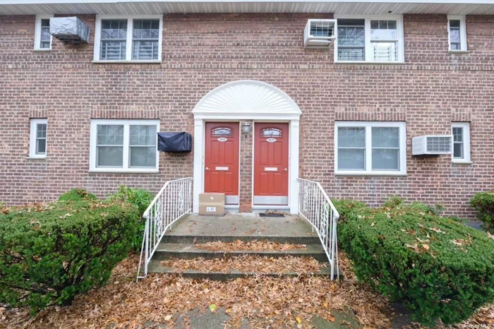 No FLIP TAX?Beautiful one bedroom upper unit. Three year old renovated kitchen and bathroom, washer in unit. spacious rooms & lots of closets + walk-in. Pet Friendly Coop. Close to bus, park, school.